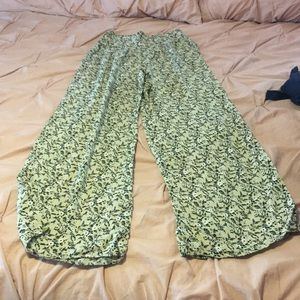 High Waisted, wide leg trousers.